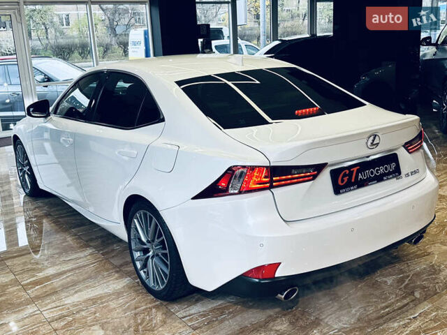 Белый Лексус ИС, объемом двигателя 2.5 л и пробегом 98 тыс. км за 16900 $, фото 12 на Automoto.ua