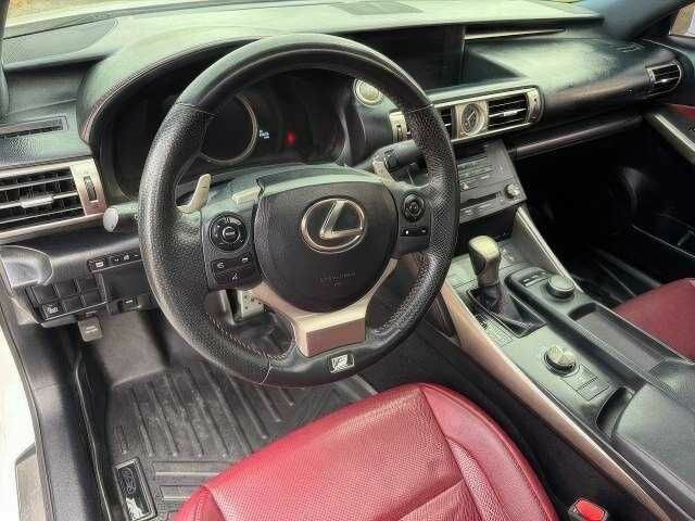 Белый Лексус ИС, объемом двигателя 2.5 л и пробегом 99 тыс. км за 8600 $, фото 10 на Automoto.ua