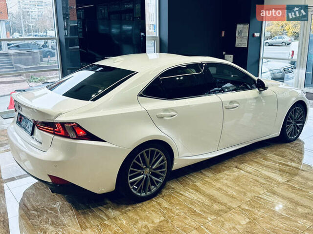 Белый Лексус ИС, объемом двигателя 2.5 л и пробегом 98 тыс. км за 16900 $, фото 8 на Automoto.ua