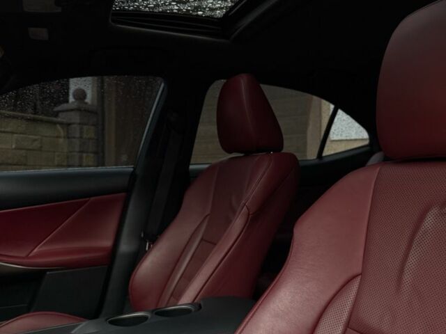 Белый Лексус ИС, объемом двигателя 2 л и пробегом 124 тыс. км за 17130 $, фото 5 на Automoto.ua