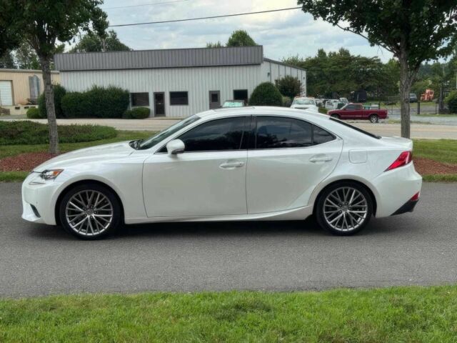 Лексус ИС 2016 в Львове на Automoto.ua Белый Лексус ИС, объемом двигателя 2 л и пробегом 73 тыс. км за 14500 $, фото 4 на Automoto.ua