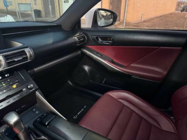 Білий Лексус ІС, об'ємом двигуна 3.5 л та пробігом 66 тис. км за 9900 $, фото 11 на Automoto.ua