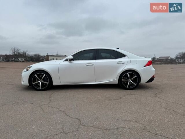 Білий Лексус ІС, об'ємом двигуна 2 л та пробігом 116 тис. км за 17500 $, фото 2 на Automoto.ua