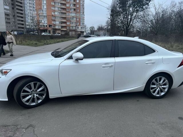 Белый Лексус ИС, объемом двигателя 2 л и пробегом 168 тыс. км за 17999 $, фото 1 на Automoto.ua