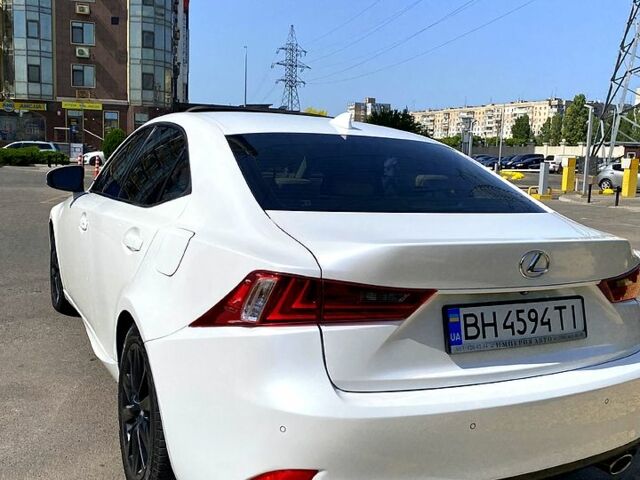 Белый Лексус ИС, объемом двигателя 2 л и пробегом 140 тыс. км за 19500 $, фото 6 на Automoto.ua