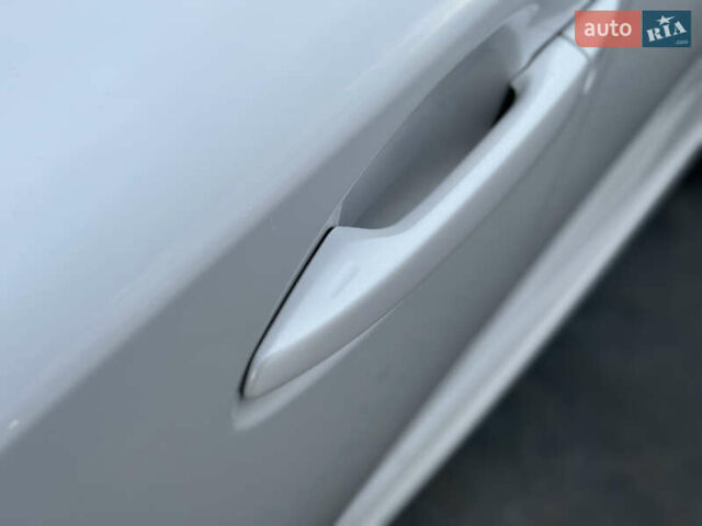 Білий Лексус ІС, об'ємом двигуна 2 л та пробігом 150 тис. км за 17700 $, фото 11 на Automoto.ua