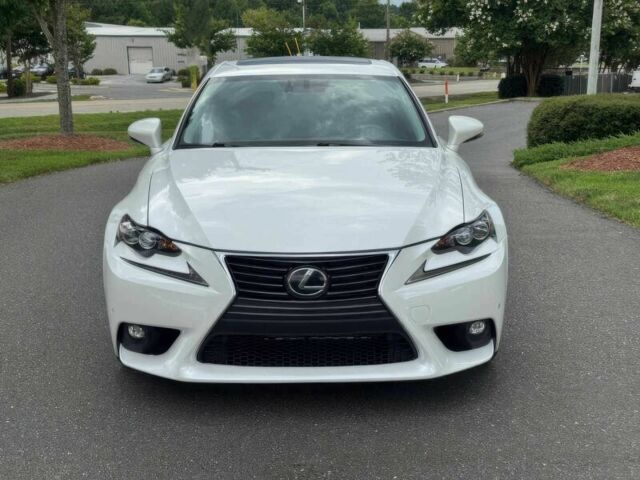 Лексус ИС 2016 в Львове на Automoto.ua Белый Лексус ИС, объемом двигателя 2 л и пробегом 73 тыс. км за 14500 $, фото 1 на Automoto.ua