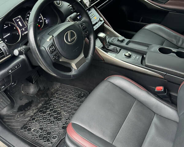 Белый Лексус ИС, объемом двигателя 2 л и пробегом 115 тыс. км за 17700 $, фото 15 на Automoto.ua