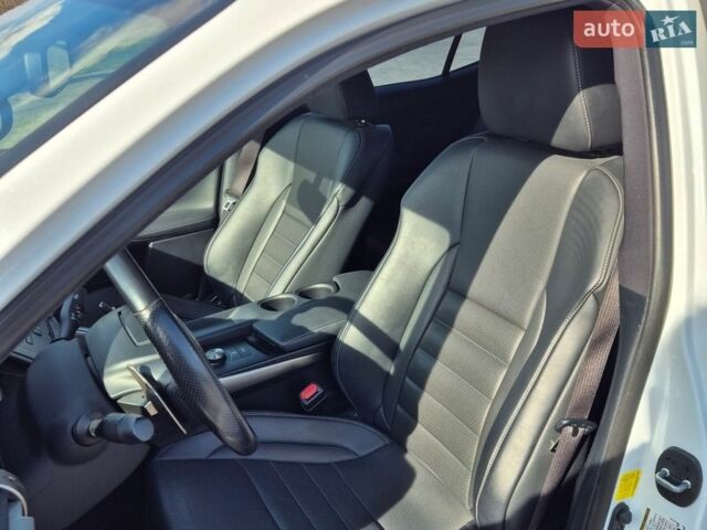 Белый Лексус ИС, объемом двигателя 2 л и пробегом 94 тыс. км за 20500 $, фото 11 на Automoto.ua