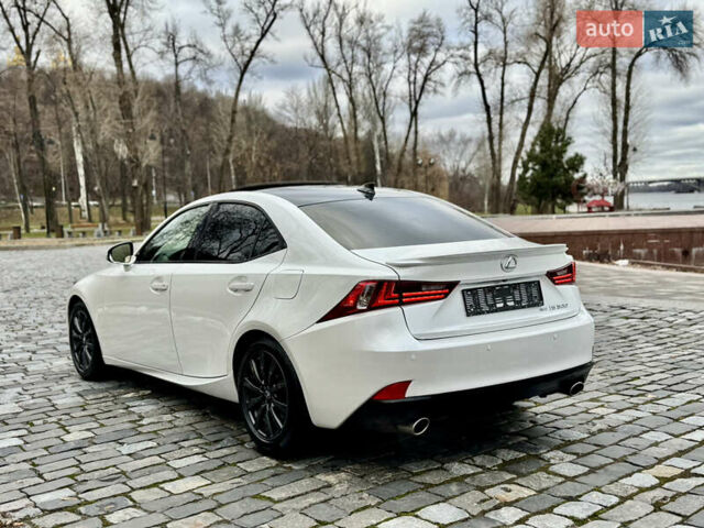 Белый Лексус ИС, объемом двигателя 3.5 л и пробегом 51 тыс. км за 22000 $, фото 71 на Automoto.ua
