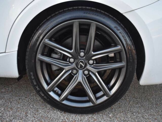 Белый Лексус ИС, объемом двигателя 2 л и пробегом 80 тыс. км за 9900 $, фото 12 на Automoto.ua