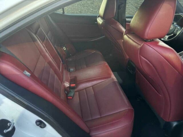 Білий Лексус ІС, об'ємом двигуна 3.5 л та пробігом 66 тис. км за 9900 $, фото 12 на Automoto.ua