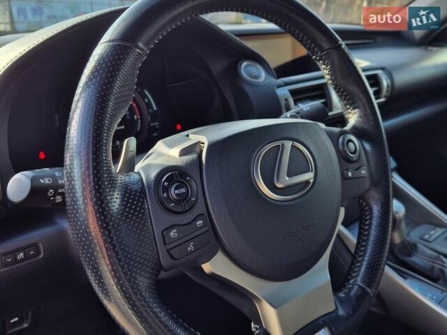 Белый Лексус ИС, объемом двигателя 2 л и пробегом 94 тыс. км за 20500 $, фото 17 на Automoto.ua