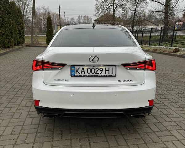 Белый Лексус ИС, объемом двигателя 2 л и пробегом 115 тыс. км за 17700 $, фото 6 на Automoto.ua