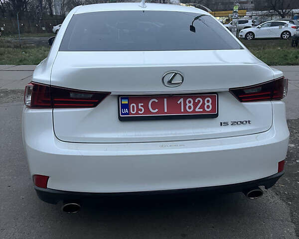Белый Лексус ИС, объемом двигателя 0 л и пробегом 168 тыс. км за 17999 $, фото 3 на Automoto.ua