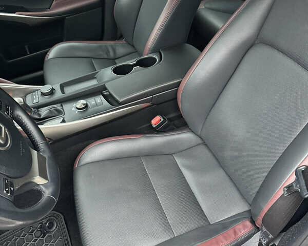 Белый Лексус ИС, объемом двигателя 2 л и пробегом 115 тыс. км за 17700 $, фото 16 на Automoto.ua