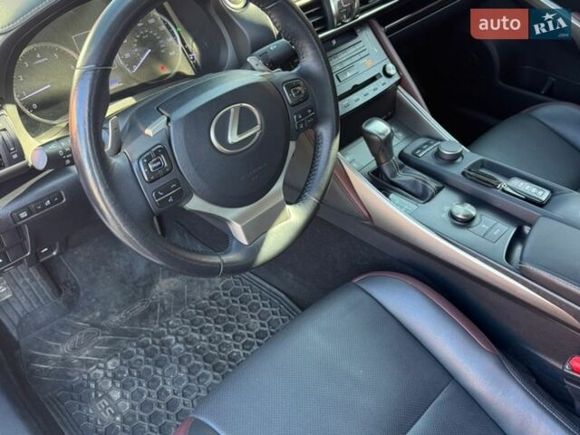 Білий Лексус ІС, об'ємом двигуна 2 л та пробігом 116 тис. км за 16999 $, фото 26 на Automoto.ua