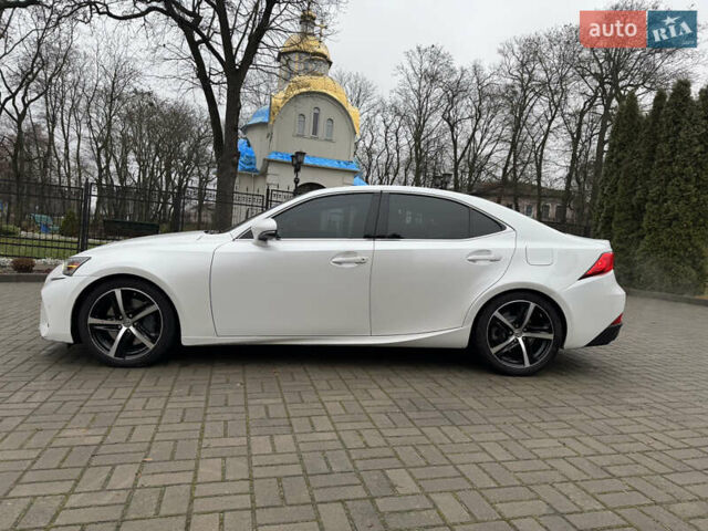 Белый Лексус ИС, объемом двигателя 2 л и пробегом 115 тыс. км за 17700 $, фото 4 на Automoto.ua