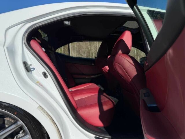 Білий Лексус ІС, об'ємом двигуна 2 л та пробігом 77 тис. км за 6000 $, фото 13 на Automoto.ua