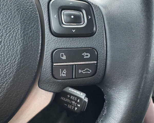 Білий Лексус ІС, об'ємом двигуна 2 л та пробігом 115 тис. км за 17500 $, фото 22 на Automoto.ua