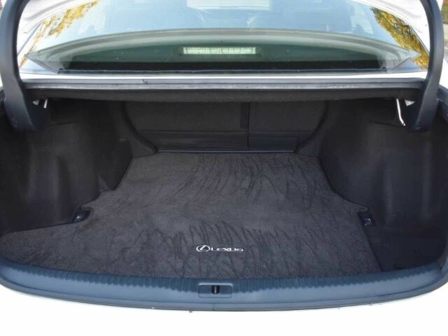 Белый Лексус ИС, объемом двигателя 2 л и пробегом 80 тыс. км за 9900 $, фото 11 на Automoto.ua