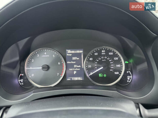 Белый Лексус ИС, объемом двигателя 2 л и пробегом 115 тыс. км за 17300 $, фото 26 на Automoto.ua