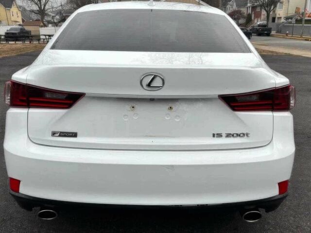 Білий Лексус ІС, об'ємом двигуна 2 л та пробігом 78 тис. км за 7000 $, фото 4 на Automoto.ua