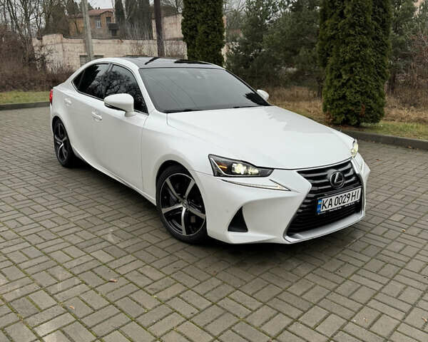 Белый Лексус ИС, объемом двигателя 2 л и пробегом 115 тыс. км за 17700 $, фото 10 на Automoto.ua