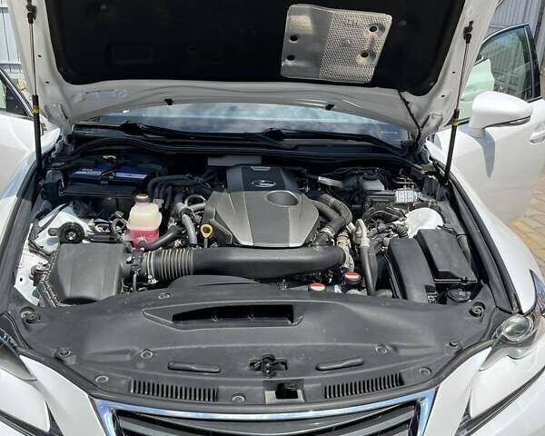 Білий Лексус ІС, об'ємом двигуна 2 л та пробігом 60 тис. км за 22500 $, фото 4 на Automoto.ua