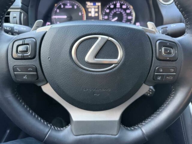 Белый Лексус ИС, объемом двигателя 2 л и пробегом 75 тыс. км за 5900 $, фото 10 на Automoto.ua