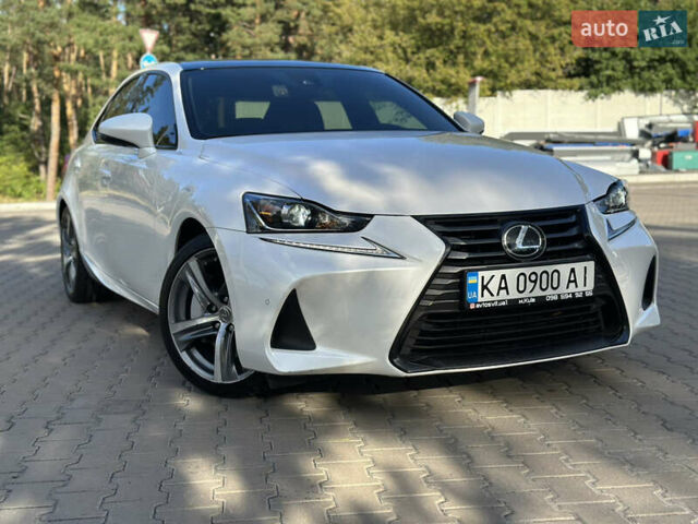 Белый Лексус ИС, объемом двигателя 2 л и пробегом 149 тыс. км за 19200 $, фото 3 на Automoto.ua