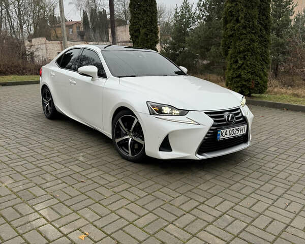 Белый Лексус ИС, объемом двигателя 2 л и пробегом 115 тыс. км за 17700 $, фото 11 на Automoto.ua