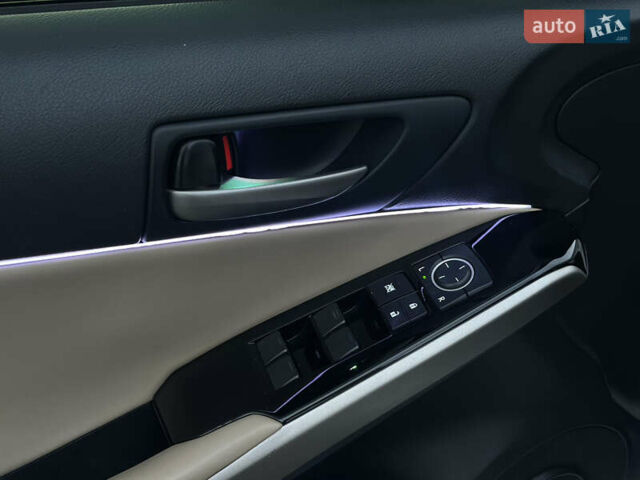 Белый Лексус ИС, объемом двигателя 2 л и пробегом 150 тыс. км за 17999 $, фото 18 на Automoto.ua