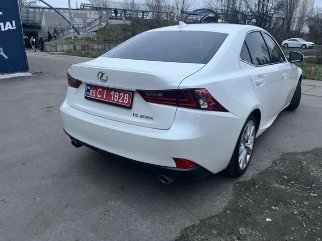 Белый Лексус ИС, объемом двигателя 2 л и пробегом 168 тыс. км за 17999 $, фото 4 на Automoto.ua