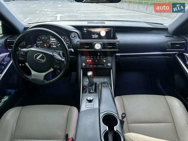 Белый Лексус ИС, объемом двигателя 2 л и пробегом 150 тыс. км за 17999 $, фото 20 на Automoto.ua