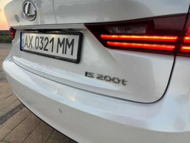Білий Лексус ІС, об'ємом двигуна 2 л та пробігом 95 тис. км за 12500 $, фото 7 на Automoto.ua
