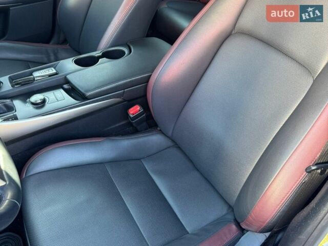 Білий Лексус ІС, об'ємом двигуна 2 л та пробігом 116 тис. км за 17500 $, фото 19 на Automoto.ua