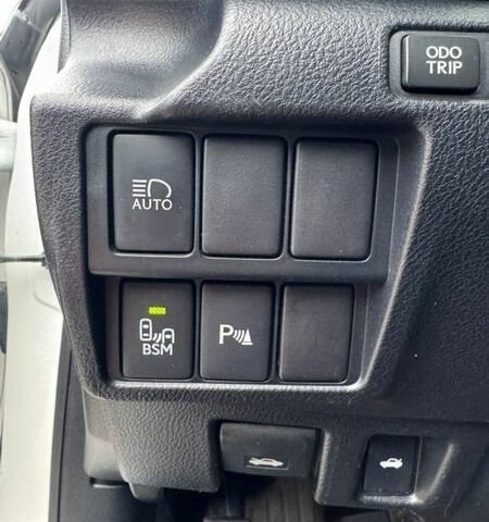 Білий Лексус ІС, об'ємом двигуна 2 л та пробігом 116 тис. км за 17500 $, фото 22 на Automoto.ua