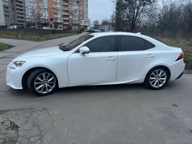 Белый Лексус ИС, объемом двигателя 2 л и пробегом 168 тыс. км за 17999 $, фото 2 на Automoto.ua