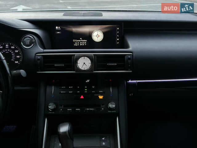 Белый Лексус ИС, объемом двигателя 2 л и пробегом 150 тыс. км за 17999 $, фото 23 на Automoto.ua