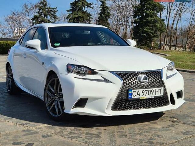 Белый Лексус ИС, объемом двигателя 2 л и пробегом 94 тыс. км за 20500 $, фото 2 на Automoto.ua