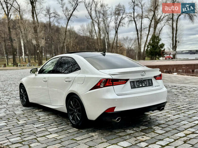 Белый Лексус ИС, объемом двигателя 3.46 л и пробегом 60 тыс. км за 19300 $, фото 2 на Automoto.ua