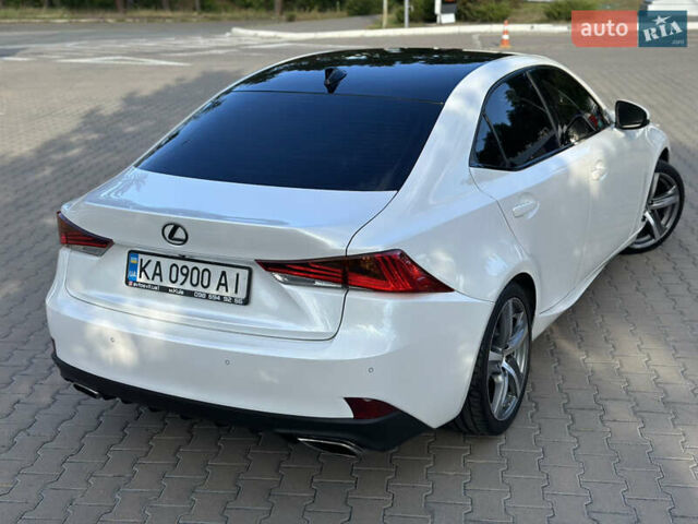 Белый Лексус ИС, объемом двигателя 2 л и пробегом 149 тыс. км за 19200 $, фото 9 на Automoto.ua