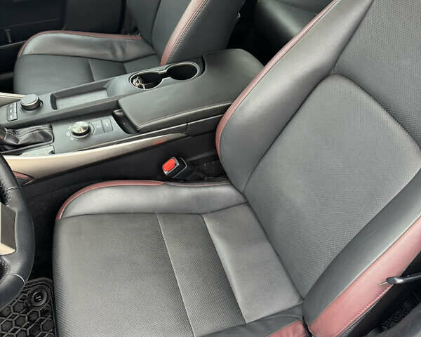 Белый Лексус ИС, объемом двигателя 2 л и пробегом 115 тыс. км за 17300 $, фото 24 на Automoto.ua