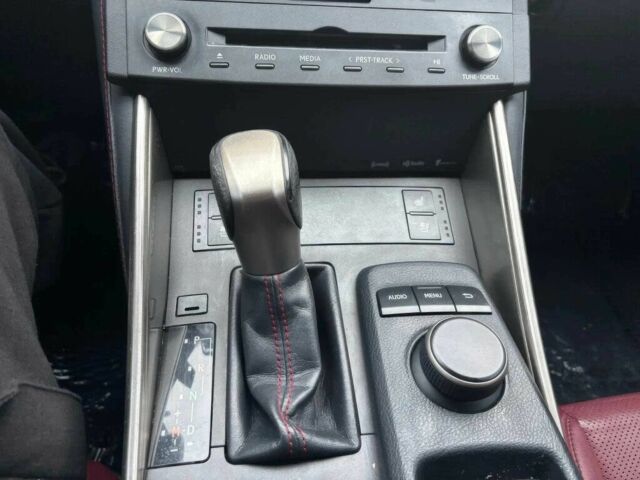 Білий Лексус ІС, об'ємом двигуна 2 л та пробігом 78 тис. км за 7000 $, фото 8 на Automoto.ua