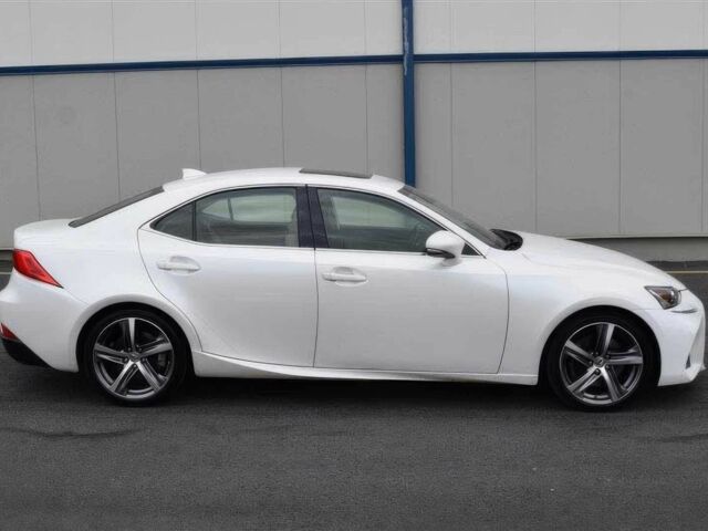 Белый Лексус ИС, объемом двигателя 3.5 л и пробегом 74 тыс. км за 4900 $, фото 2 на Automoto.ua