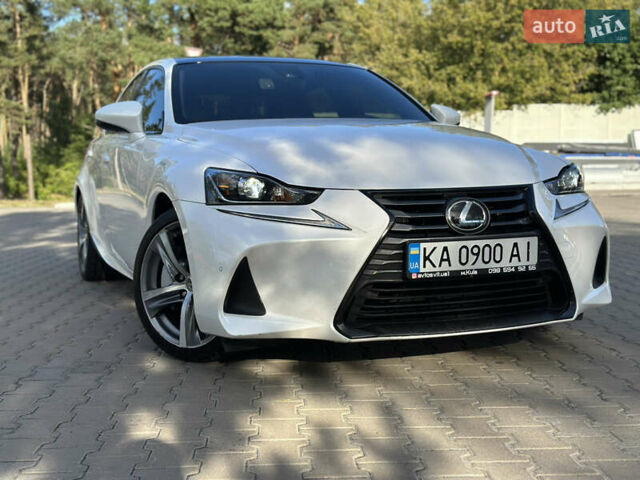 Белый Лексус ИС, объемом двигателя 2 л и пробегом 149 тыс. км за 19200 $, фото 5 на Automoto.ua