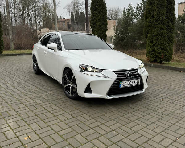 Белый Лексус ИС, объемом двигателя 2 л и пробегом 115 тыс. км за 17700 $, фото 12 на Automoto.ua