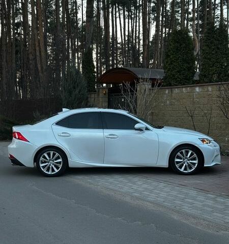 Білий Лексус ІС, об'ємом двигуна 2 л та пробігом 169 тис. км за 17999 $, фото 4 на Automoto.ua