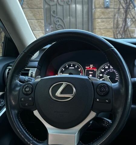 Білий Лексус ІС, об'ємом двигуна 2 л та пробігом 169 тис. км за 17999 $, фото 16 на Automoto.ua